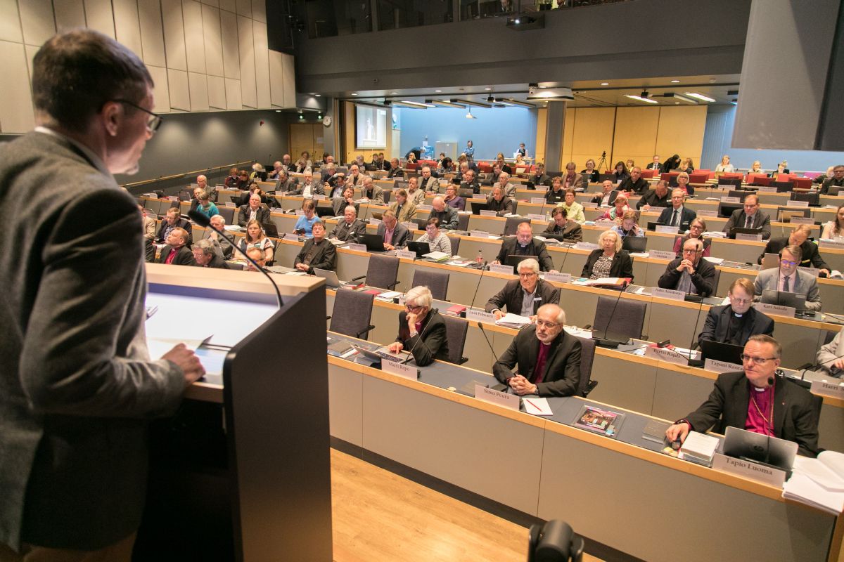 Lähetysjärjestörakenteen syntyminen ja lähetysjärjestöksi pääsemisen edellytykset